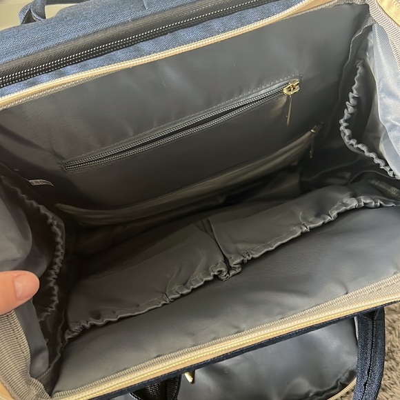 Diaper backpack with changing station - Picture 3 of 7